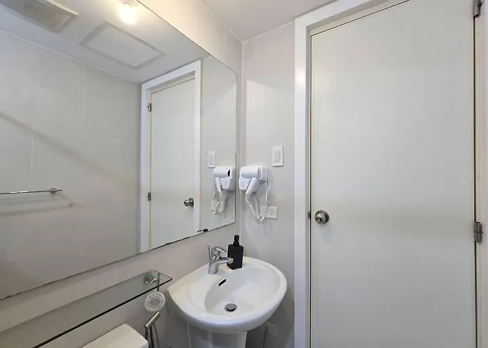 Citispace 1br Condotel At Azure Urban Near Airport #az05a * Manila