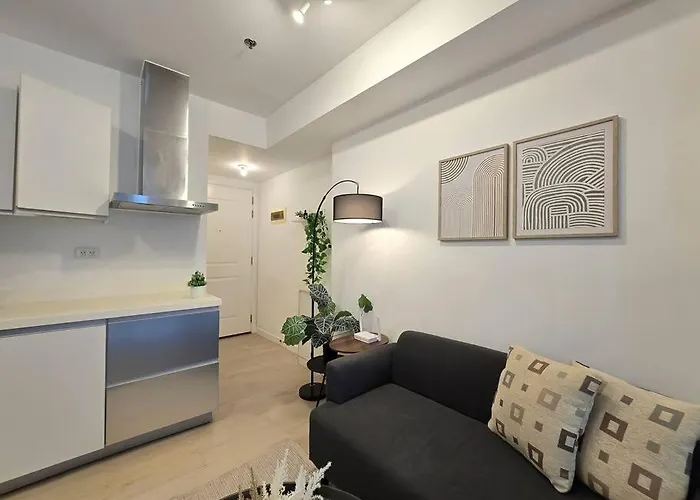 Citispace 1br Condotel At Azure Urban Near Airport #az05a Manila